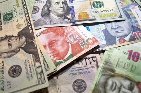 sloesc|Dólares estadounidenses nuevos soles peruanos .